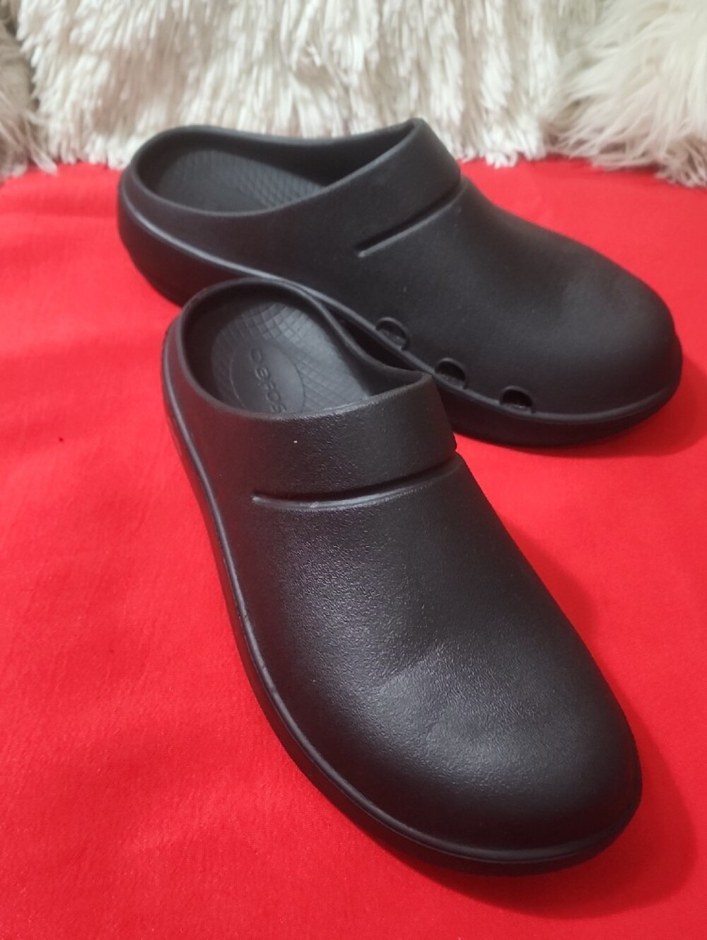 OOFOS OOcloog Black Slip-On Clog Shoes - Picture 3 of 12